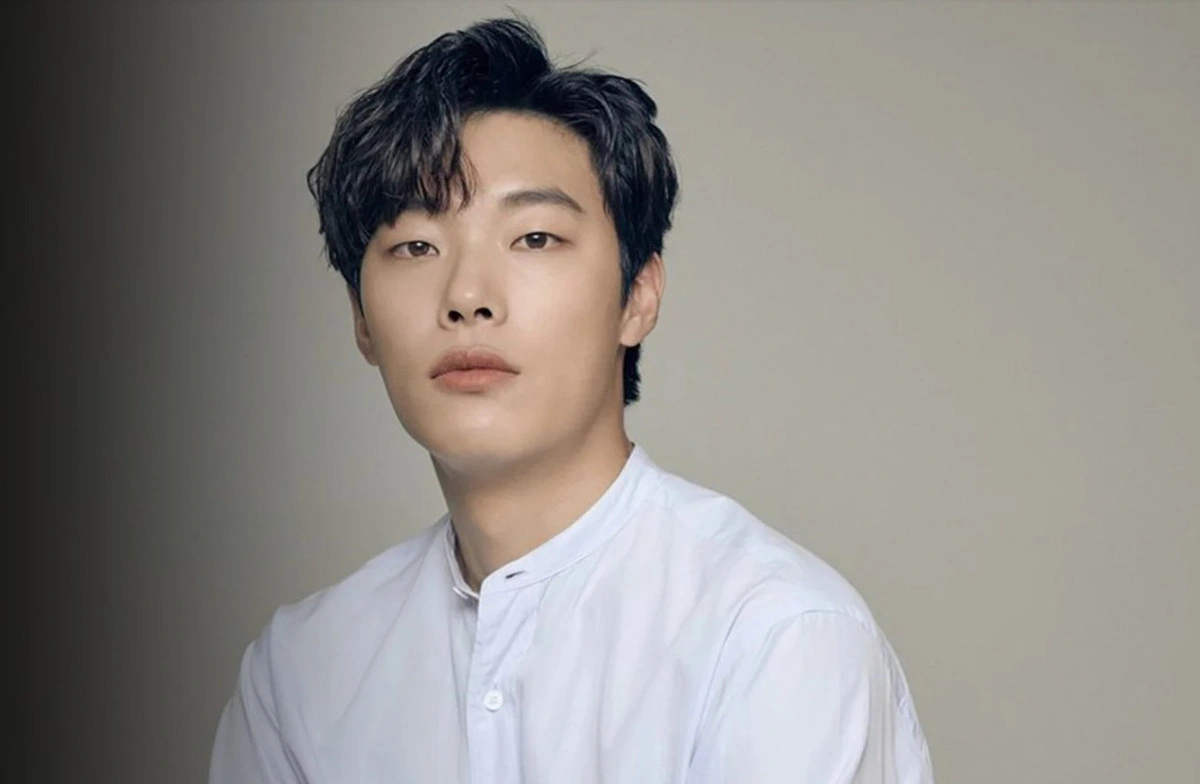 Ryu Jun Yeol lần đầu tiên trở thành MC của Asia Artist Awards